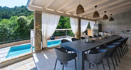 Beautiful Istiran villa for up to 12 guests with private pool