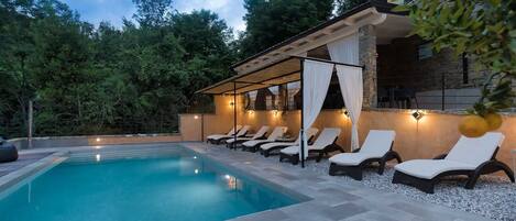 Piscina all'aperto