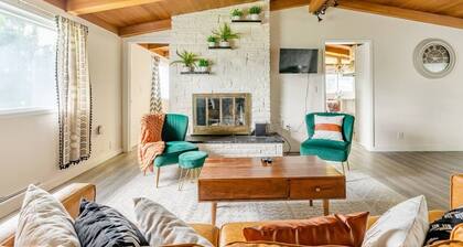 8BR Retreat|Sleeps 20Deck, BBQ, SeaTac | Sophari J