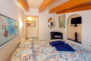 2 soverom, strykejern/-brett, wi-fi og sengetøy