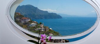 Casa Anna, sea view apartment in Amalfi