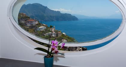 Casa Anna, sea view apartment in Amalfi
