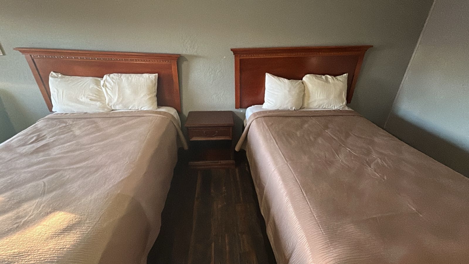 Bureau, Wi-Fi gratuit, draps fournis