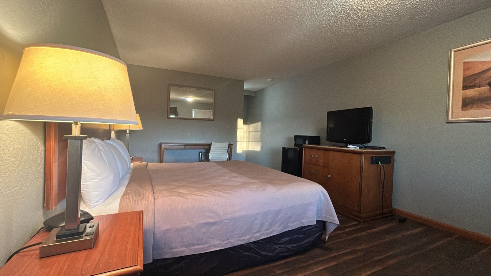 Bureau, Wi-Fi gratuit, draps fournis