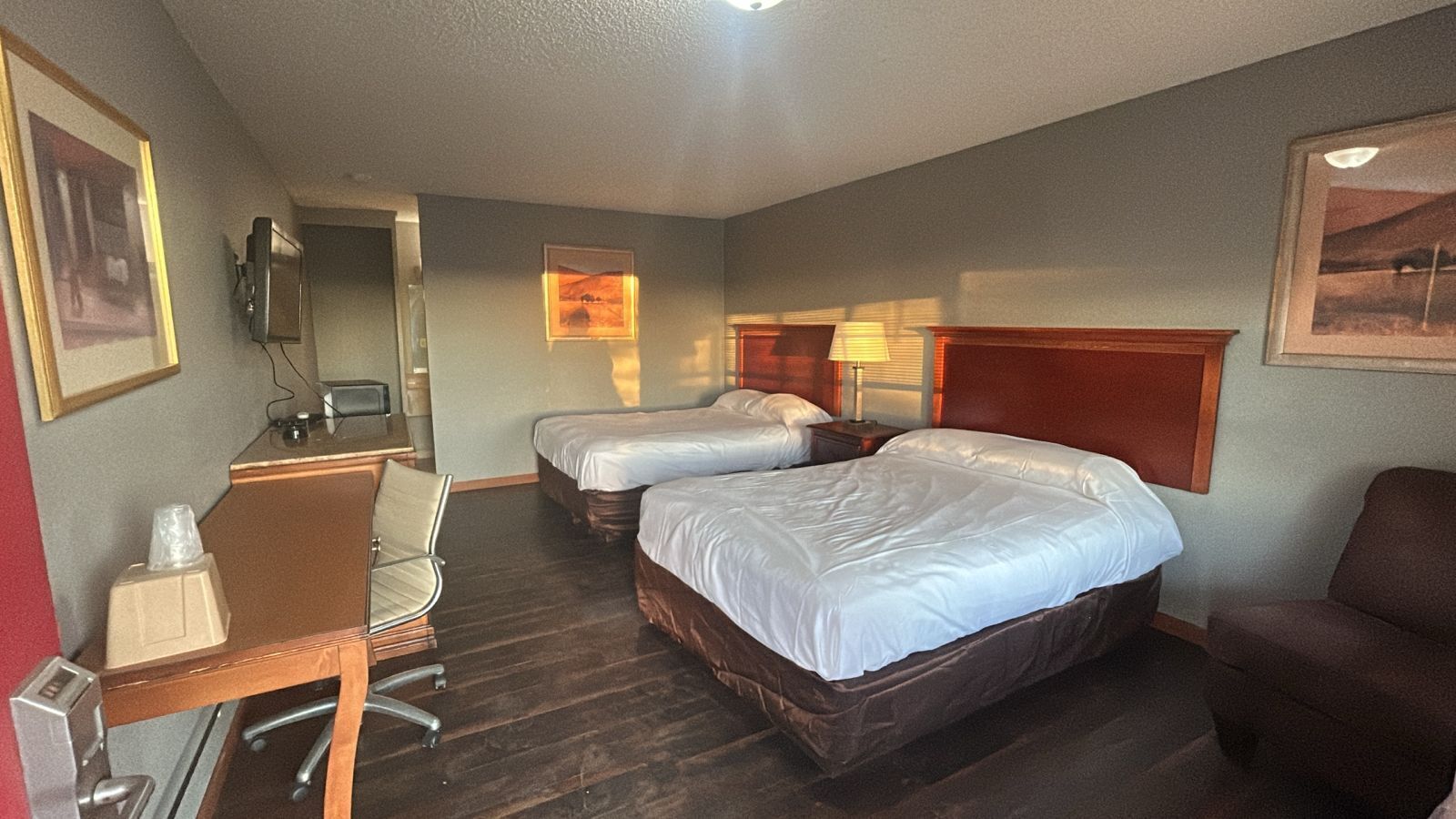 客房, 2 張加大雙人床, 吸煙房 | 書桌、免費無線上網、床單