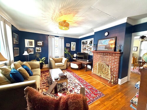 Perfect Basecamp! 3b/3bath Historic Downtown 🏡