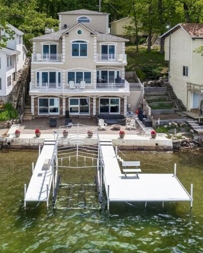 Luxury Lakefront Home on Lake James