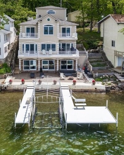 Luxury Lakefront Home on Lake James