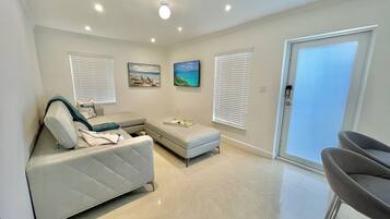 Smart TV, Netflix, streaming services