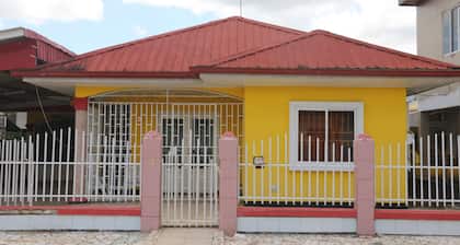 Compleet Vrijstaand Woonhuis Paramaribo