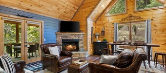 3 Story Mountain Modern Retreat with 2 Fireplaces/GameRoom/Creek