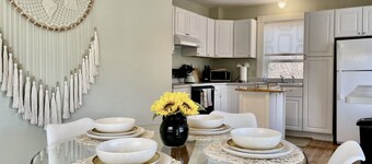 Beautiful Victorian with Modern Flare close to Town, Train & Beach