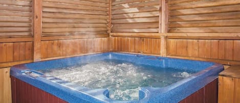 Indoor spa tub