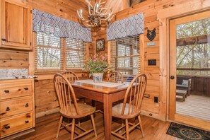Dining - Free Dollywood tickets & more. Cast your cares (and lines) away at Sunset Ridge (Sevierville)