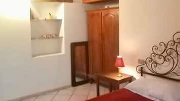 2 chambres, fer et planche à repasser, Wi-Fi gratuit, draps fournis