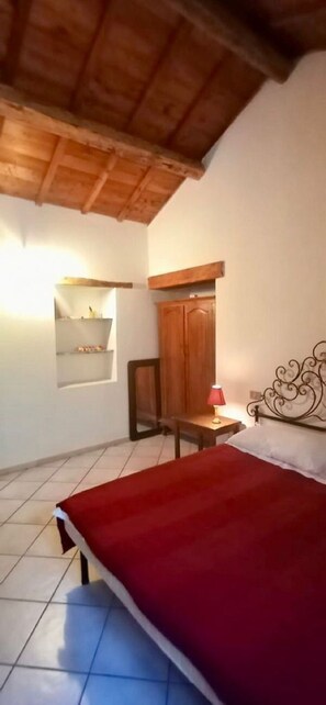 2 chambres, fer et planche Ă repasser, Wi-Fi gratuit, draps fournis