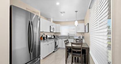 3B/2Bth Fab Base to Nat'l Parks, EasyA to Airport