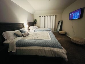 4 habitaciones, escritorio, tabla de planchar con plancha y wifi gratis 