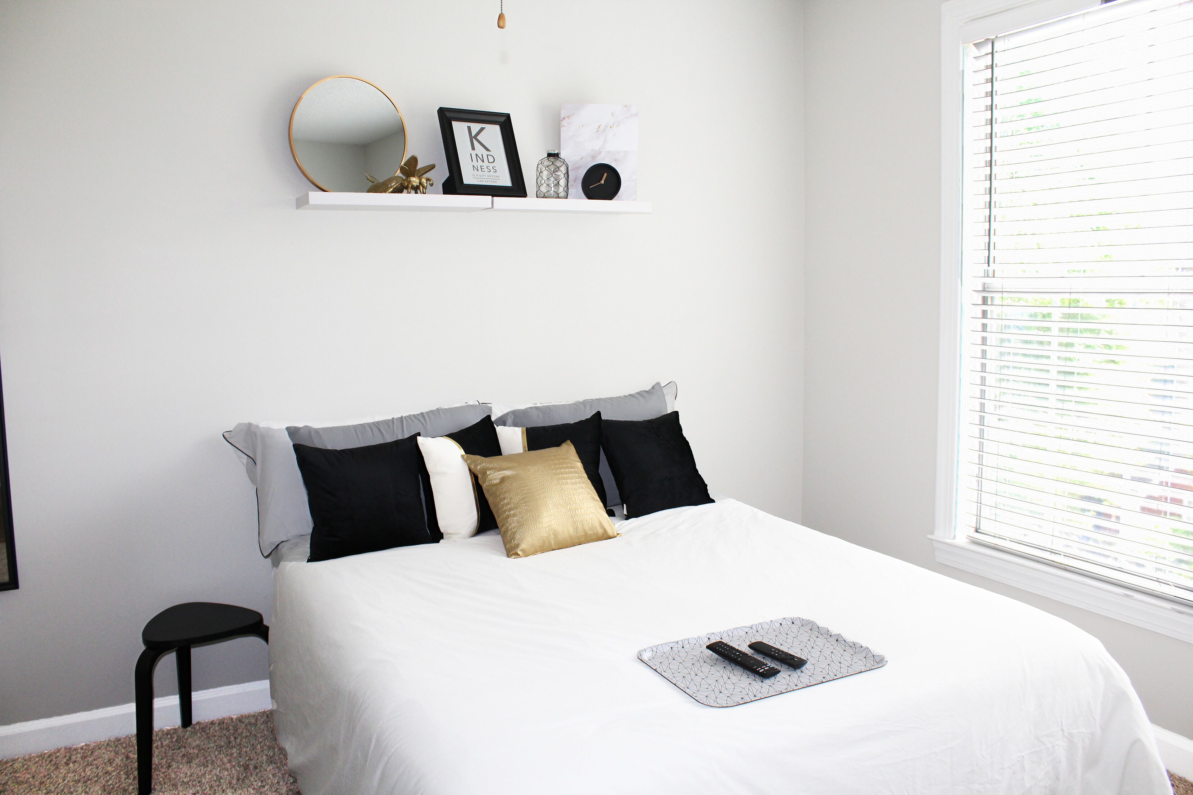 2 室のベッドルーム、アイロン / アイロン台、WiFi、ベッドシーツ