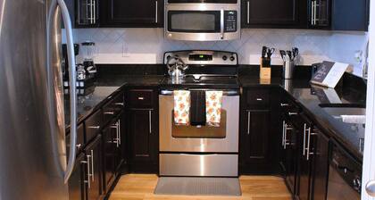 ENTIRE APARTMENT-Comfy/Cozy 2bdrm near Perimeter