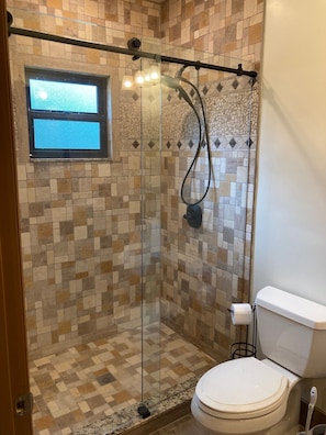 Bathroom - Beautiful Rustic and Modern Log Home (Crystal River)