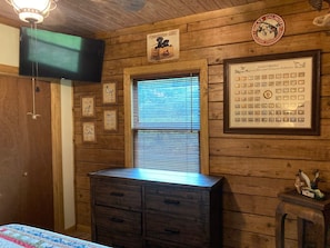 Room - Beautiful Rustic and Modern Log Home (Crystal River)
