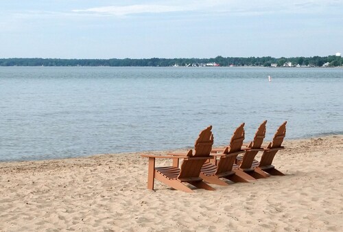 Feel of an "Up North" cottage with the convenience of in-town East Tawas