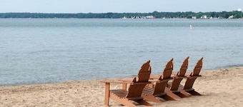 Feel of an "Up North" cottage with the convenience of in-town East Tawas