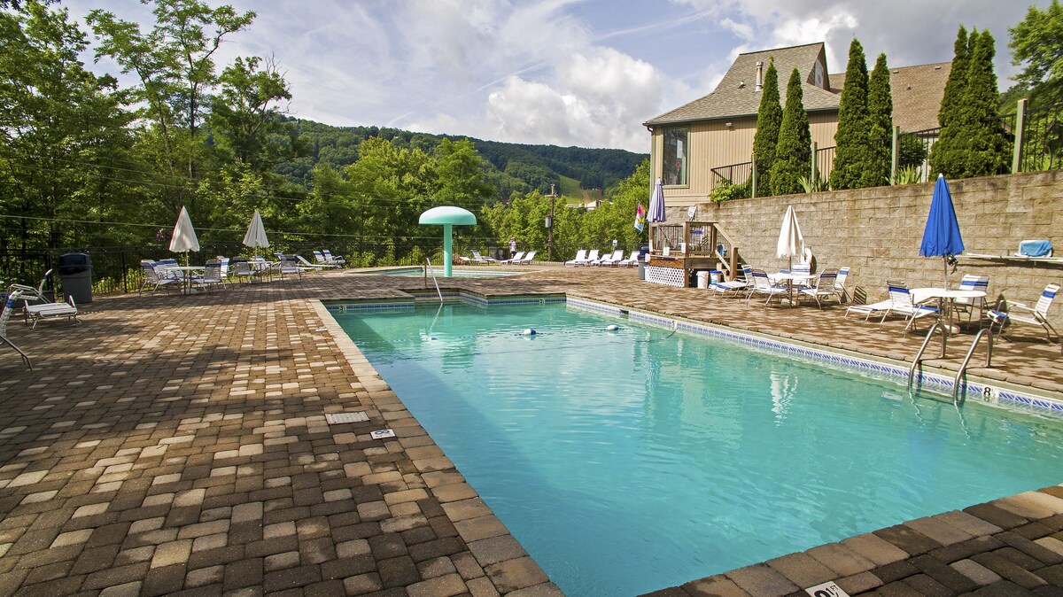 Photo 95 of Four ensuites, VIEWS, Mountainside cabin, Christmas decor, close to Ober