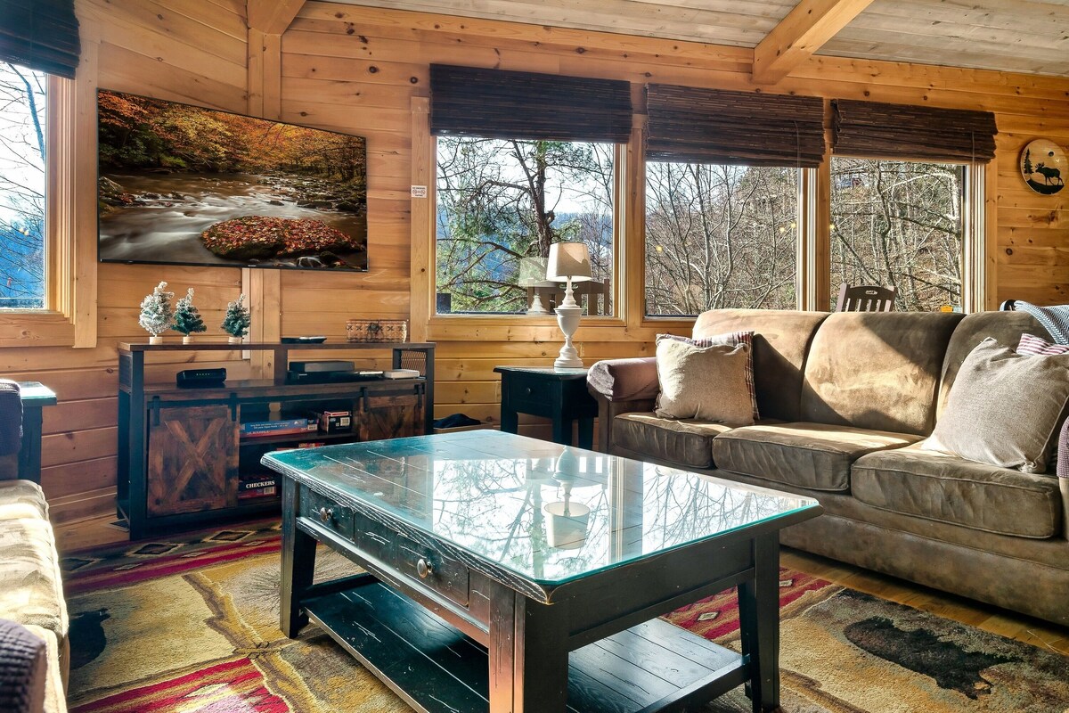 Photo 57 of Four ensuites, VIEWS, Mountainside cabin, Christmas decor, close to Ober