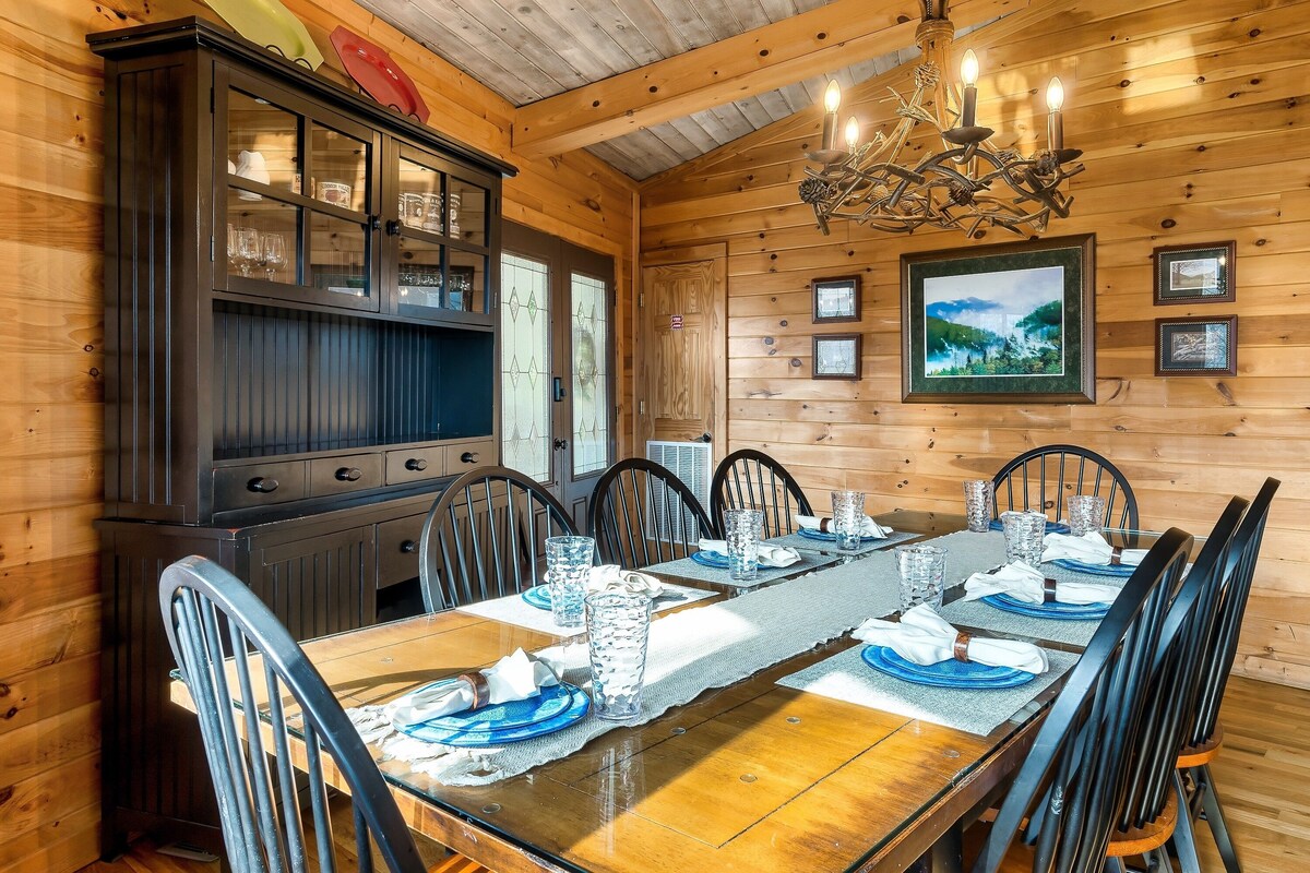 Photo 54 of Four ensuites, VIEWS, Mountainside cabin, Christmas decor, close to Ober