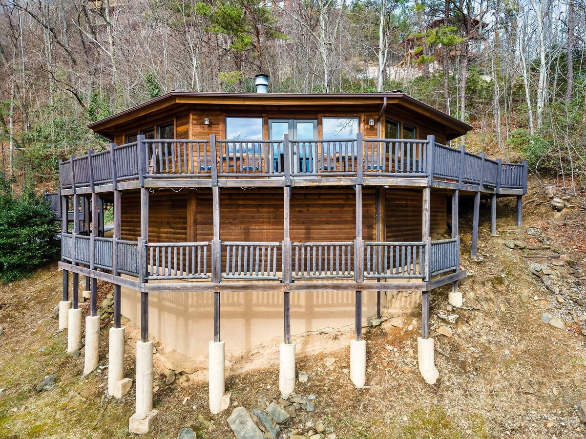 Photo 85 of Four ensuites, VIEWS, Mountainside cabin, Christmas decor, close to Ober