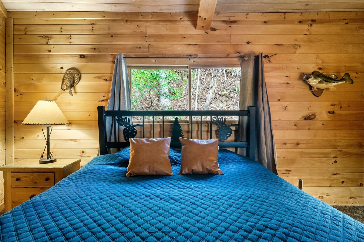 Photo 71 of Four ensuites, VIEWS, Mountainside cabin, Christmas decor, close to Ober