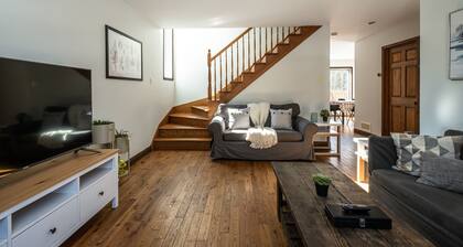 Villa Brébeuf - Relaxing Getaway, Pool or Hot Tub, near Tremblant