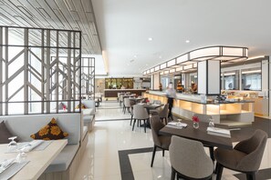 Breakfast, lunch and dinner served