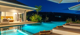 Villa IzaJay, Modern & Splendid Sea View Villa