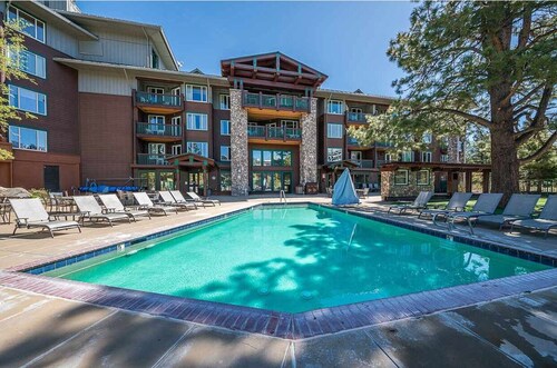 Juniper Springs Resort/ Beautiful ski-in, ski-out 