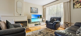 Beautiful Home just minutes walk from the city.
