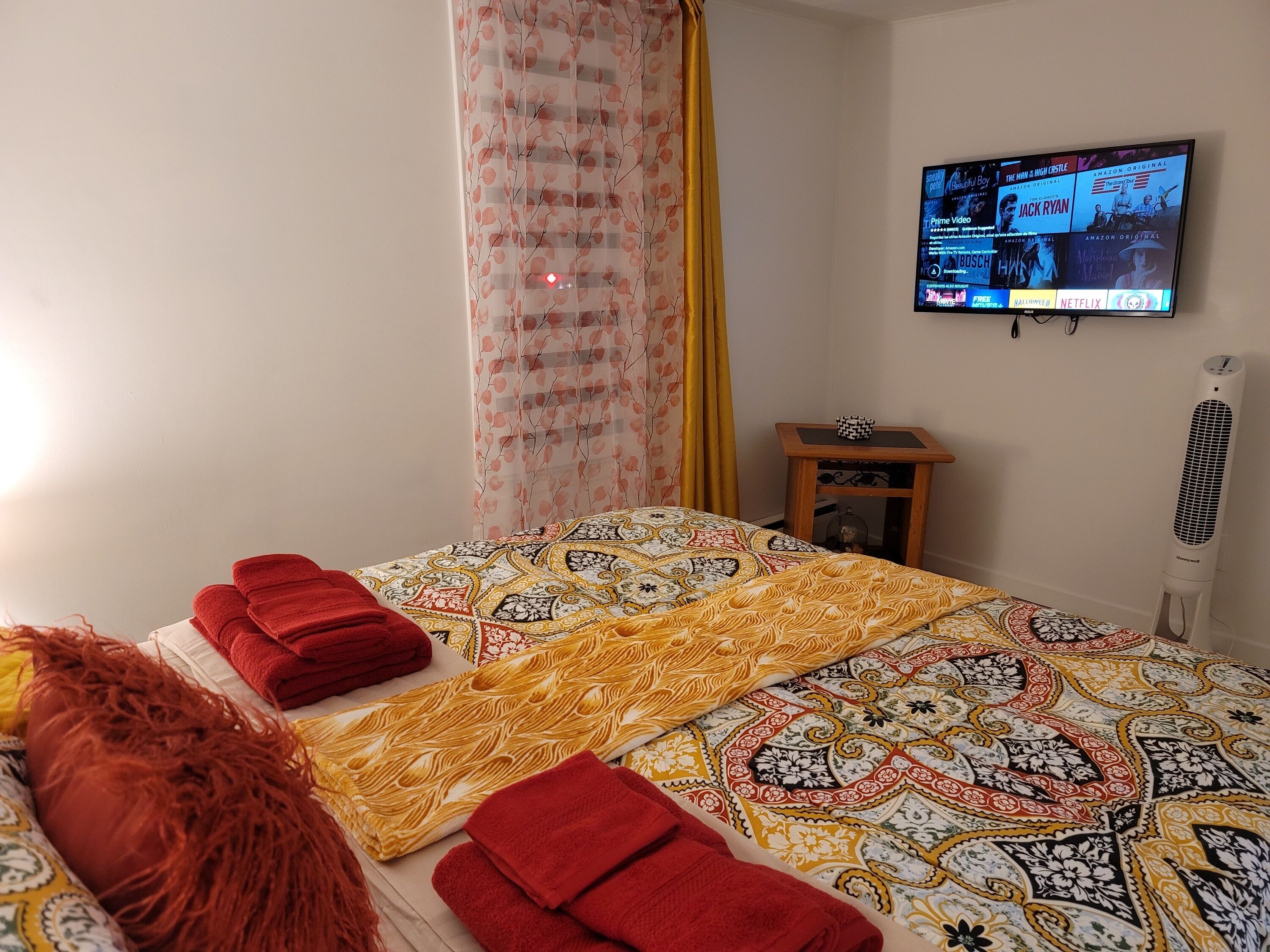 1 habitación, ropa de cama de alta calidad y escritorio 