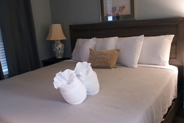 2 dormitoris, planxa i posts de planxar, wifi gratuïta i roba de llit