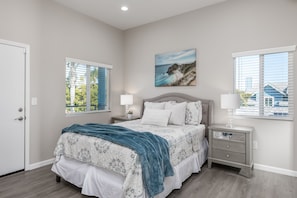 3 bedrooms, iron/ironing board, travel crib, free WiFi - Beautiful New Home with Large Balcony & Views!  (Escondido)