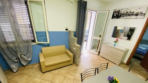 House, 2 Bedrooms, Accessible, Microwave | Room amenity