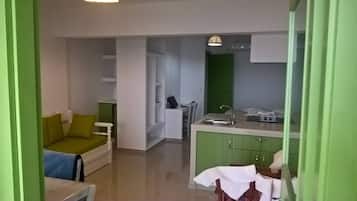 Departamento, 1 habitación, Terraza, vista al jardín | Interior