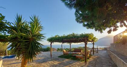 House With With a Spectacular sea View