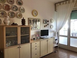 Apartment, 2 Bedrooms, Balcony | Interior