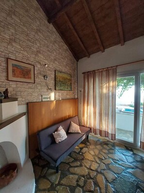 House, 1 Bedroom, Smoking, Balcony | Interior