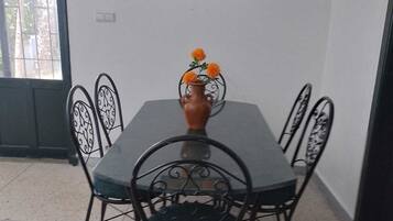 House, 3 Bedrooms, Accessible, Smoking | Dining room