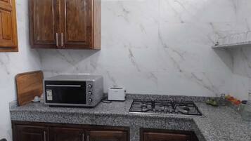 House, 3 Bedrooms, Accessible, Smoking | Interior