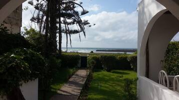 House, 3 Bedrooms, Accessible, Smoking | Property entrance