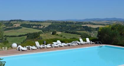 Luxurious Holiday Home With Private Patio, Tuscany, With Panoramic Swimming poo